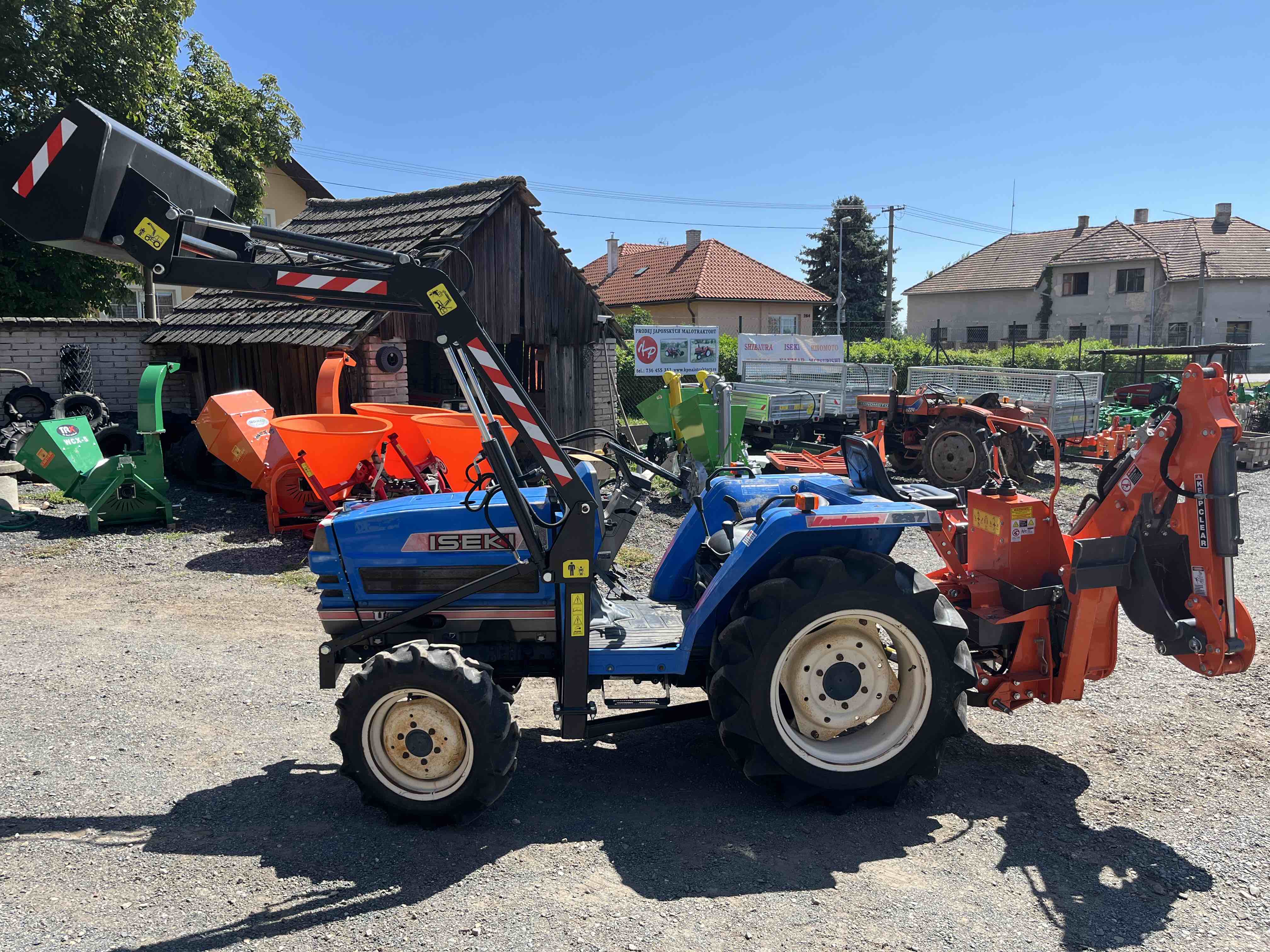 Iseki TA 267 F , 4x4 ( 02129) s novým čelním nakladačem KP-002 + nový podkop model BHM 175