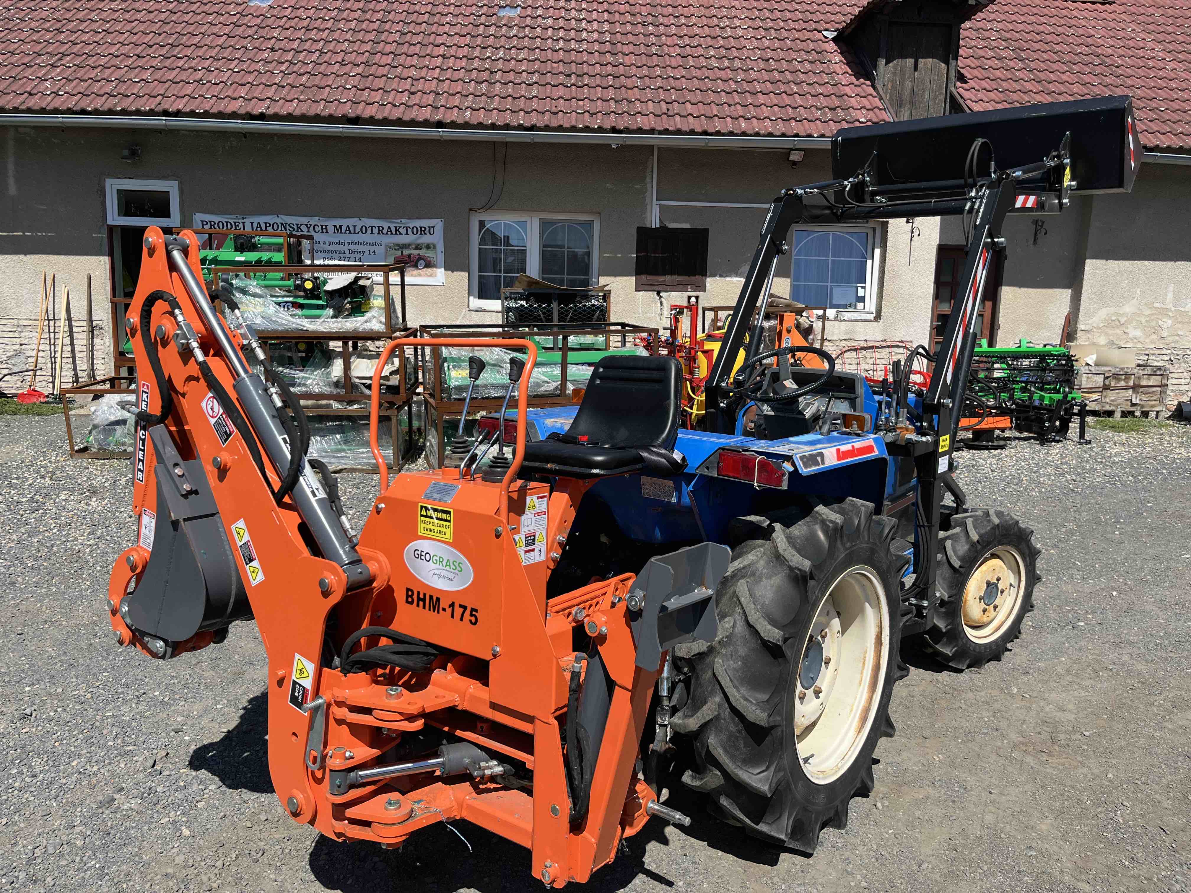 Iseki TA 267 F , 4x4 ( 02129) s novým čelním nakladačem KP-002 + nový podkop model BHM 175