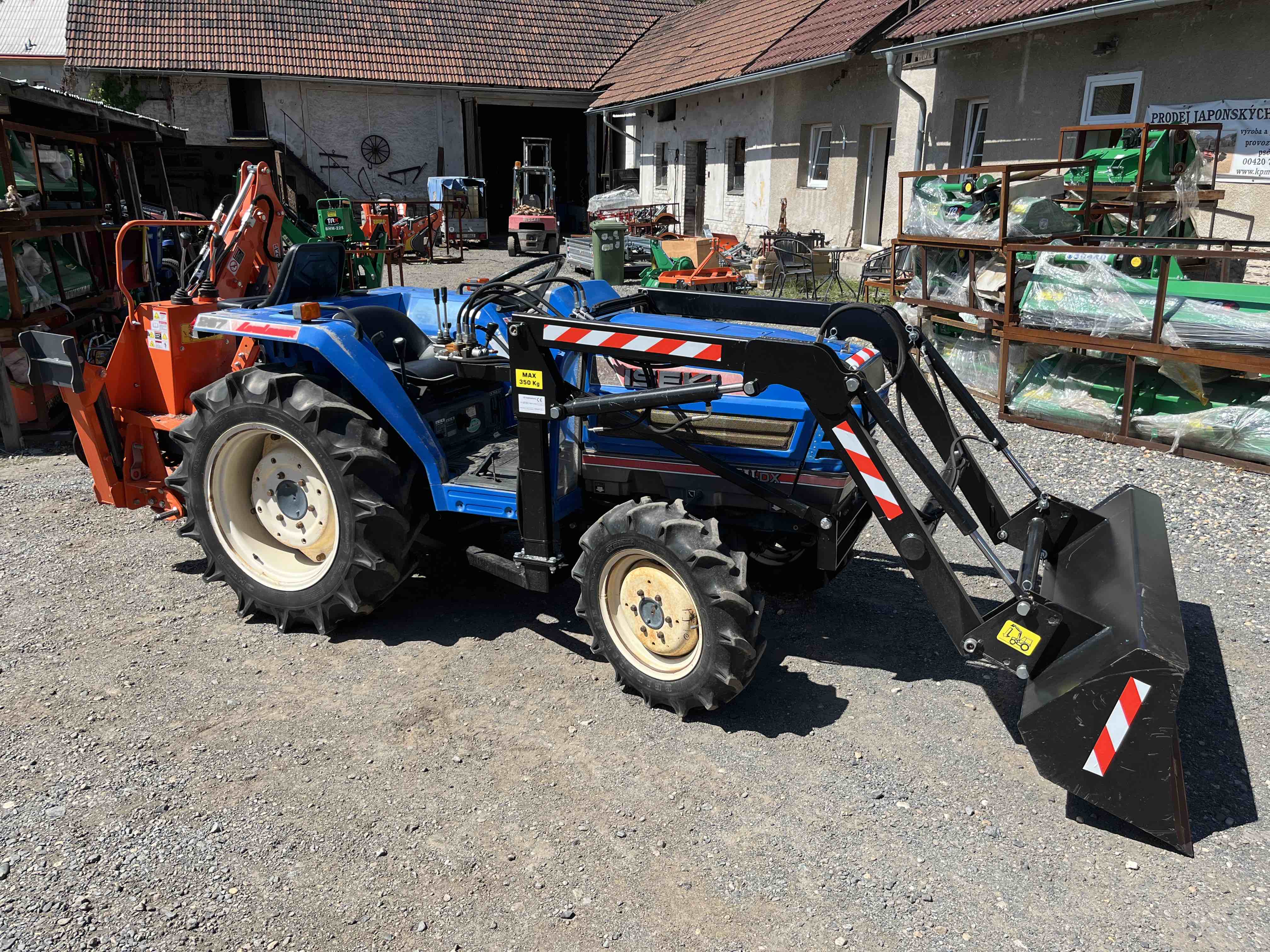 Iseki TA 267 F , 4x4 ( 02129) s novým čelním nakladačem KP-002 + nový podkop model BHM 175