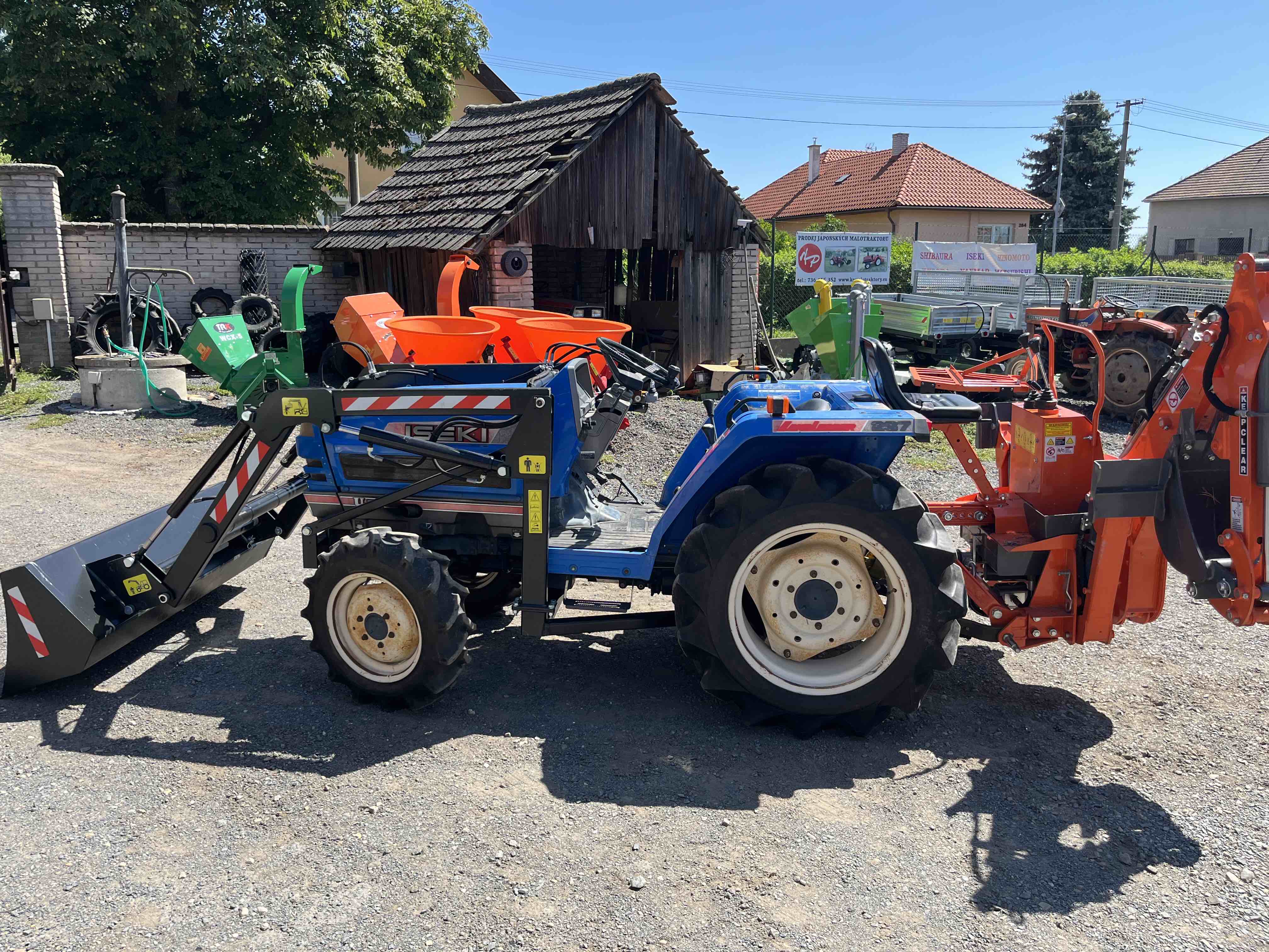 Iseki TA 267 F , 4x4 ( 02129) s novým čelním nakladačem KP-002 + nový podkop model BHM 175