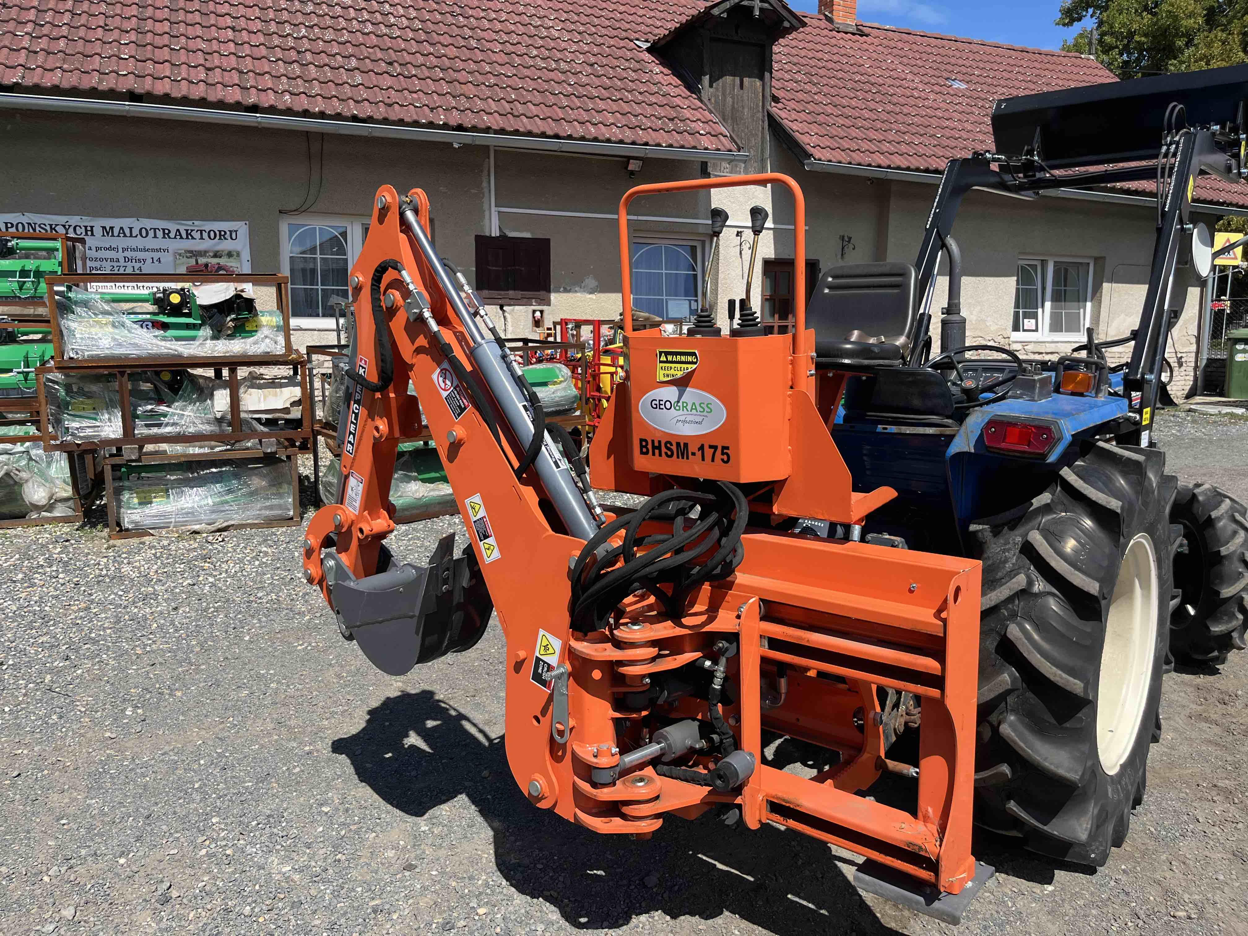 Iseki TL 3201 D , 4x4 ( č.k. 03917) s novým čelním nakladačem KP-002 + nový podkop BHSM 175 