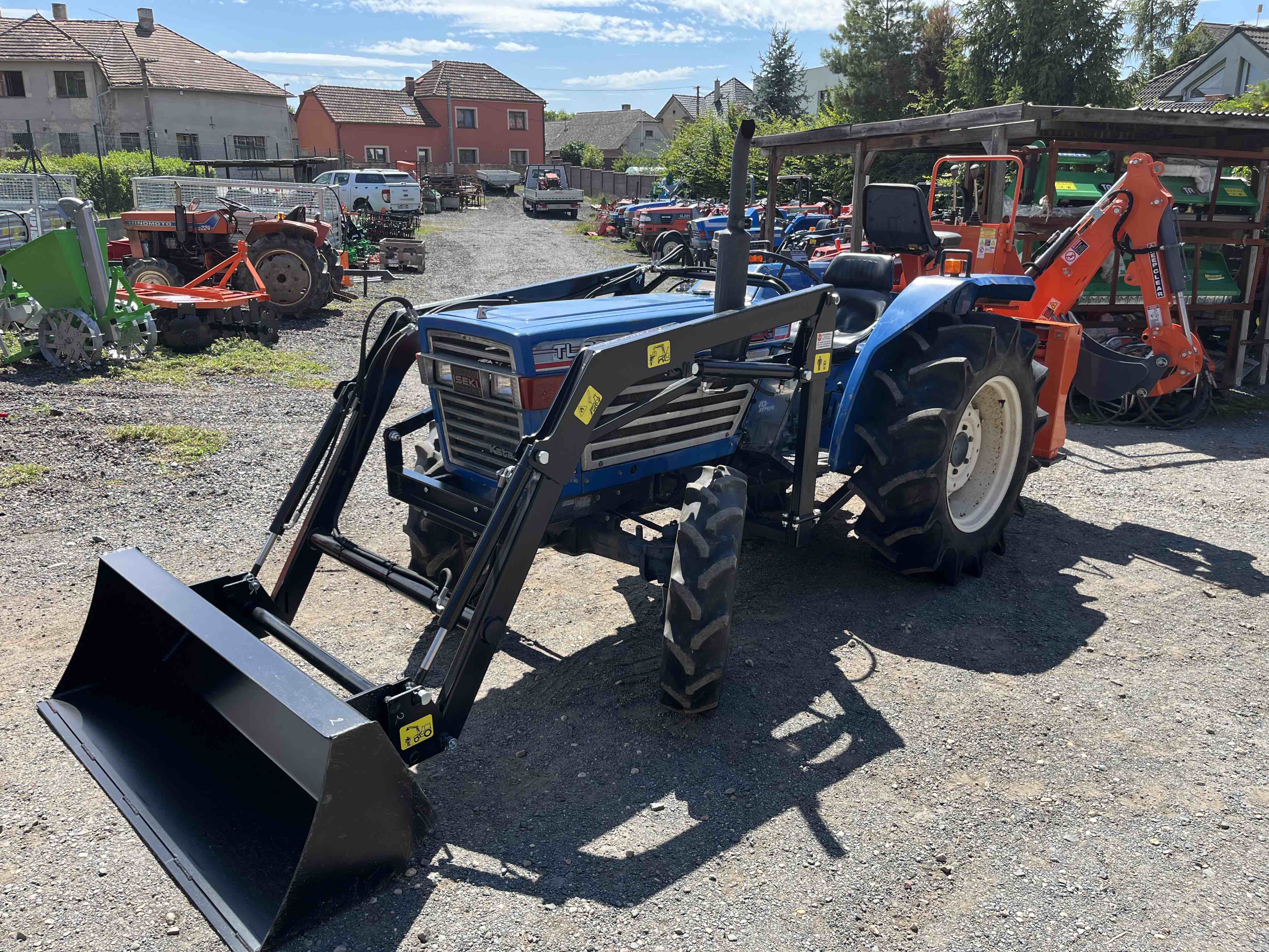 Iseki TL 3201 D , 4x4 ( č.k. 03917) s novým čelním nakladačem KP-002 + nový podkop BHSM 175 