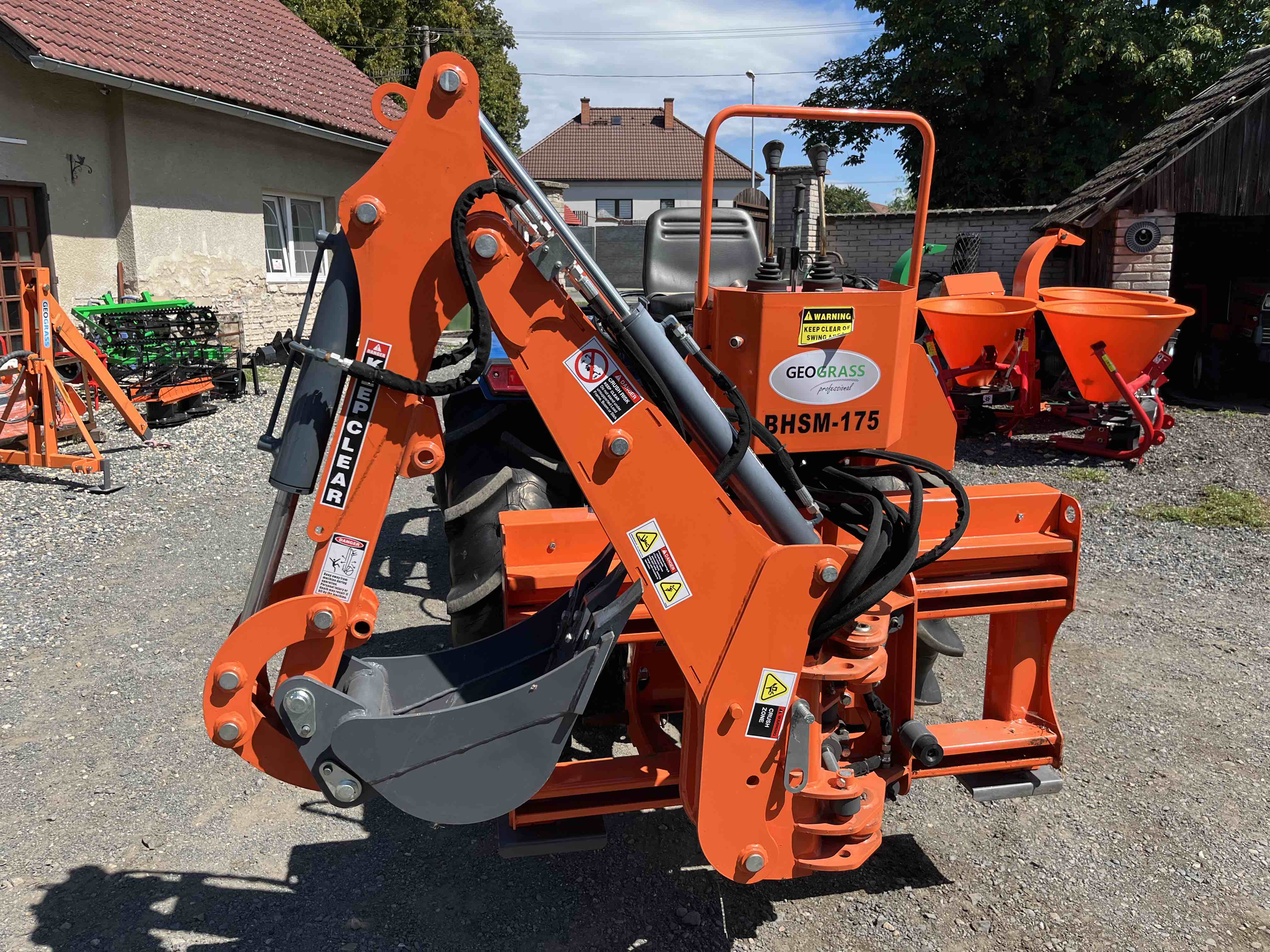 Iseki TL 3201 D , 4x4 ( č.k. 03917) s novým čelním nakladačem KP-002 + nový podkop BHSM 175 
