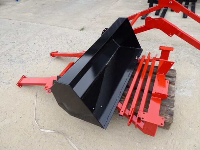Čelní nakladač ( malotraktor 25 HP – 50 HP)