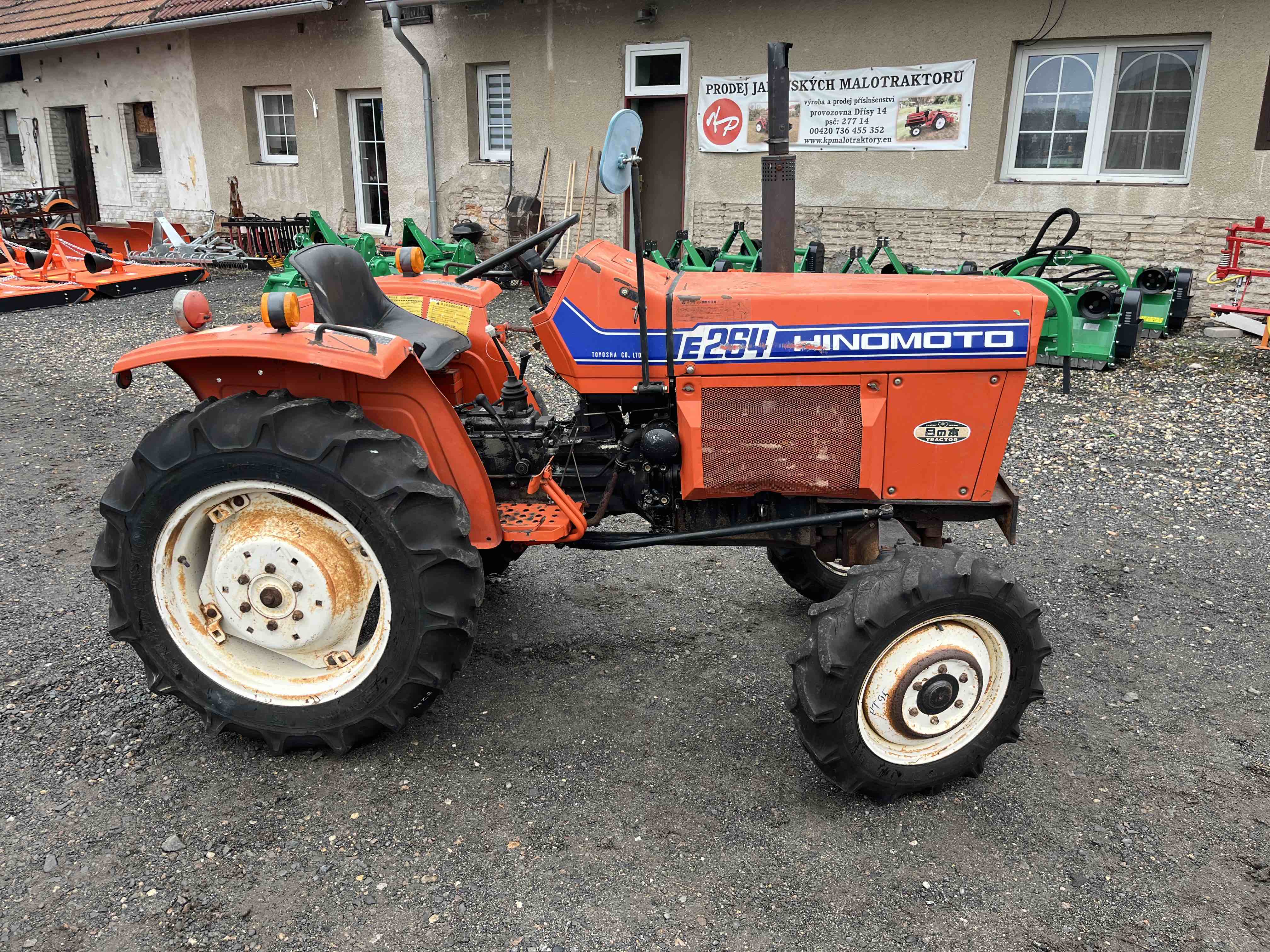 Hinomoto E 264 D , 4x4 (č.k. 00236)