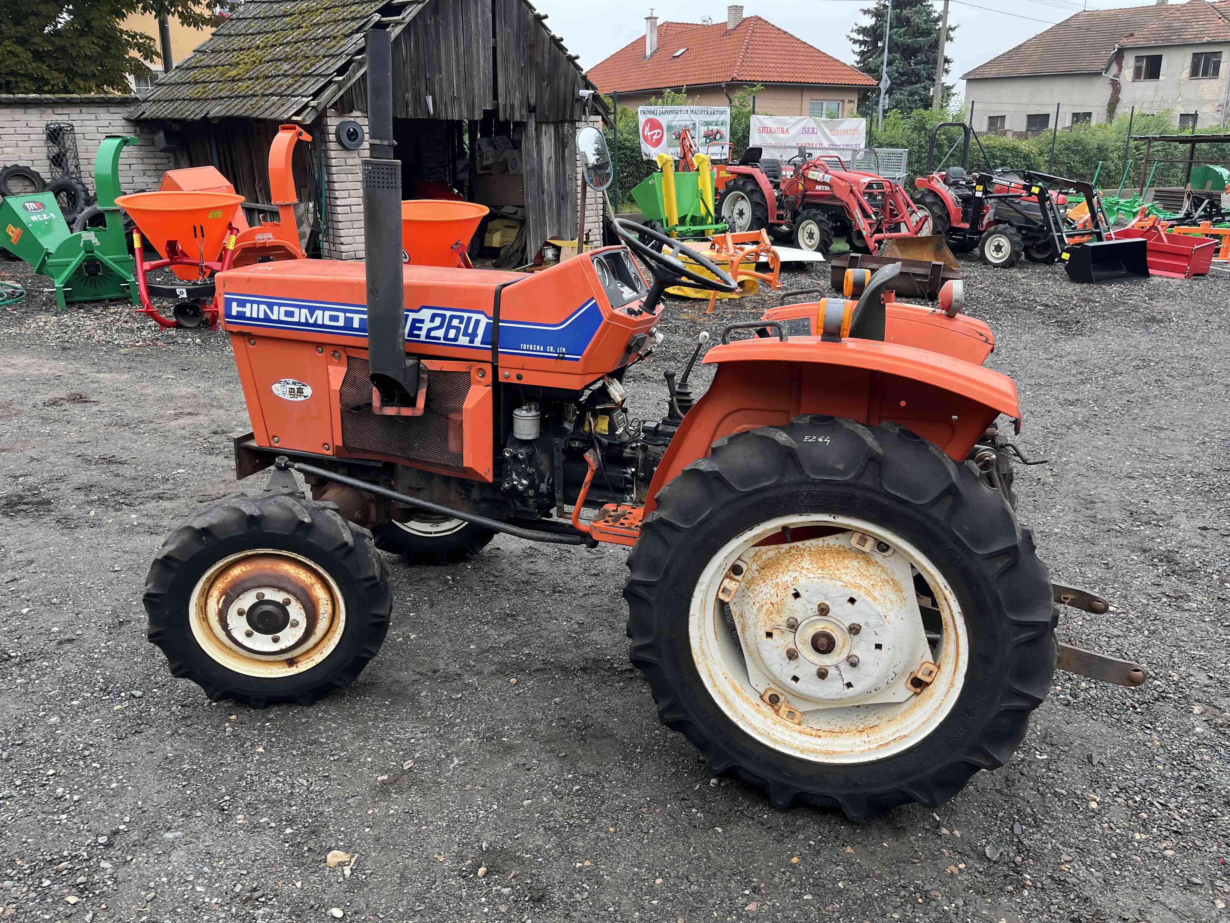 Hinomoto E 264 D , 4x4 (č.k. 00236)