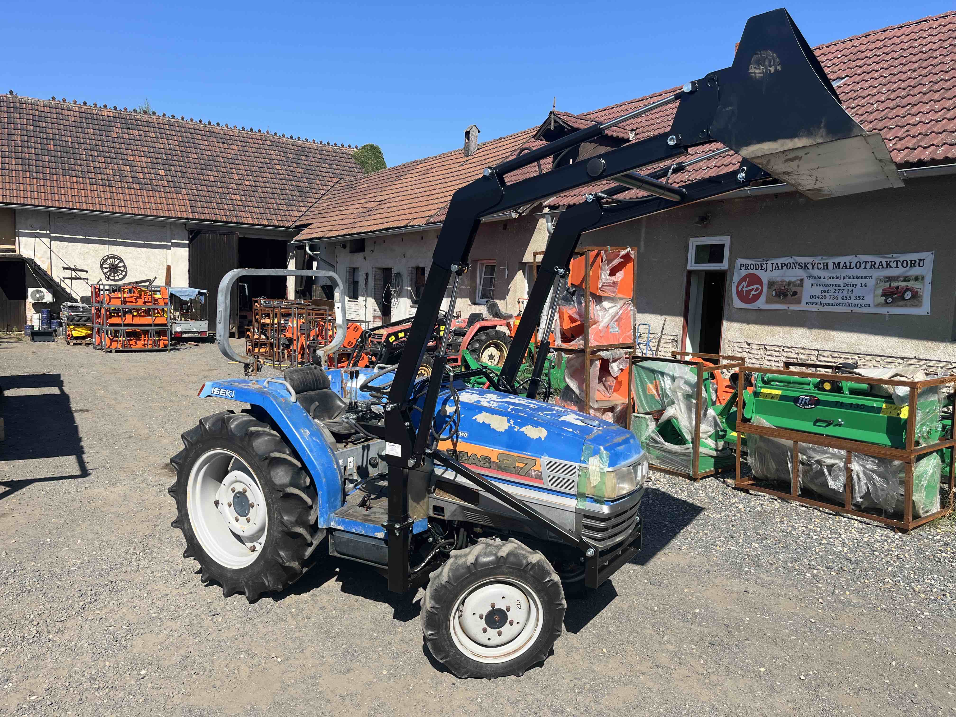 Iseki TG 27 GEAS , 4x4 č.k. 000670 s novým čelním nakladačem KP-002