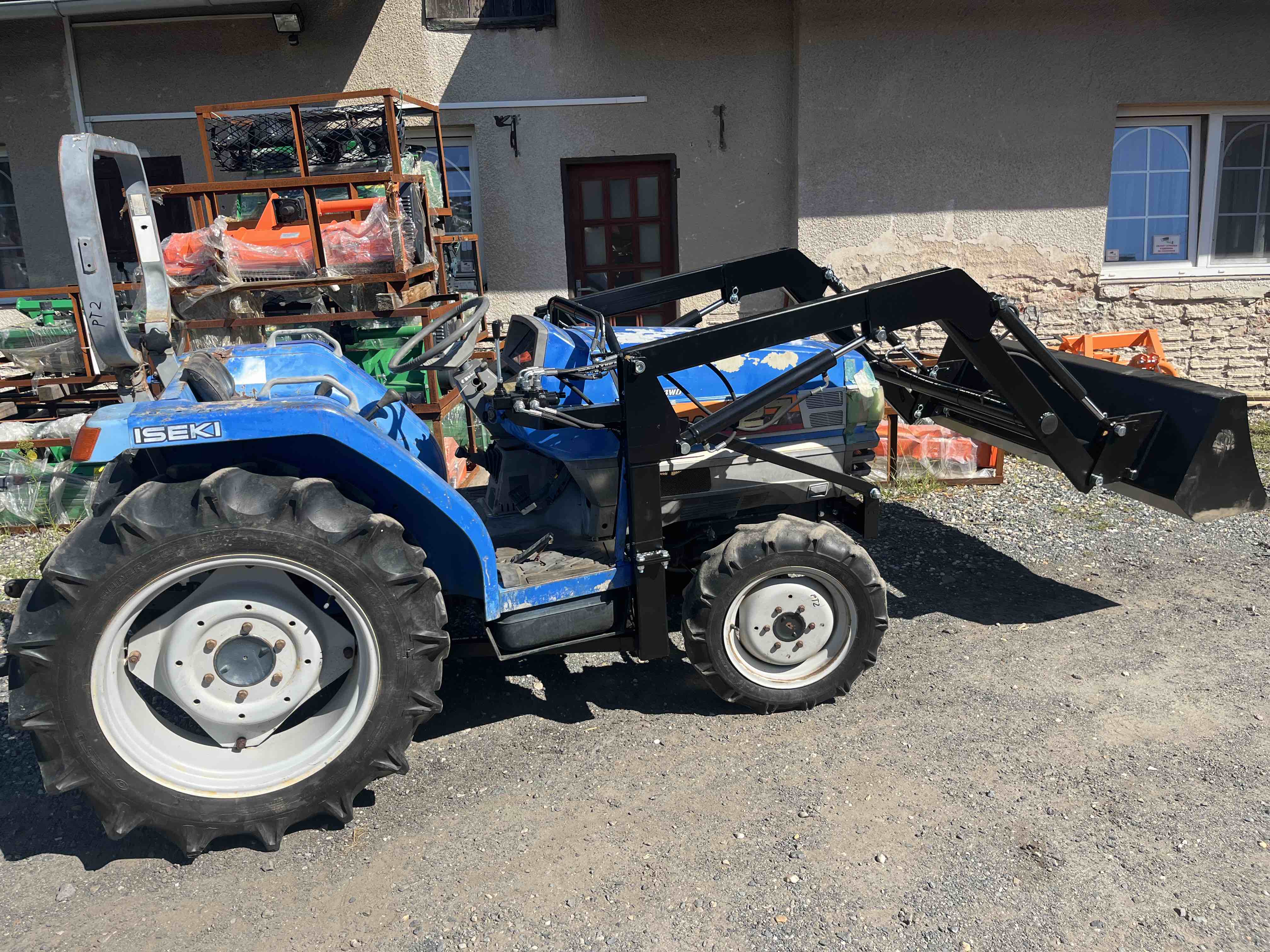 Iseki TG 27 GEAS , 4x4 č.k. 000670 s novým čelním nakladačem KP-002