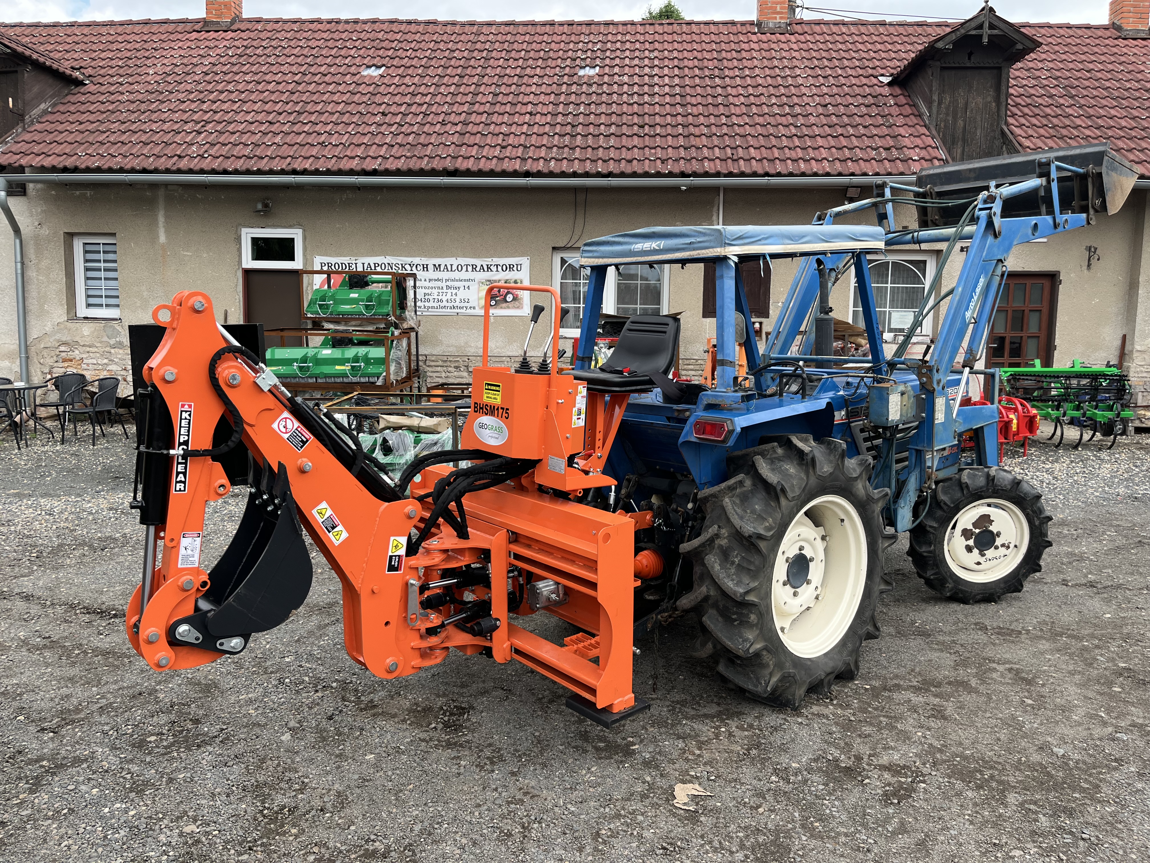 Iseki TL 3200 D , 4x4 (č.k.03095) s originálním čelním nakladačem + podkop model BHSM 175 s hydraulickým posuvem  