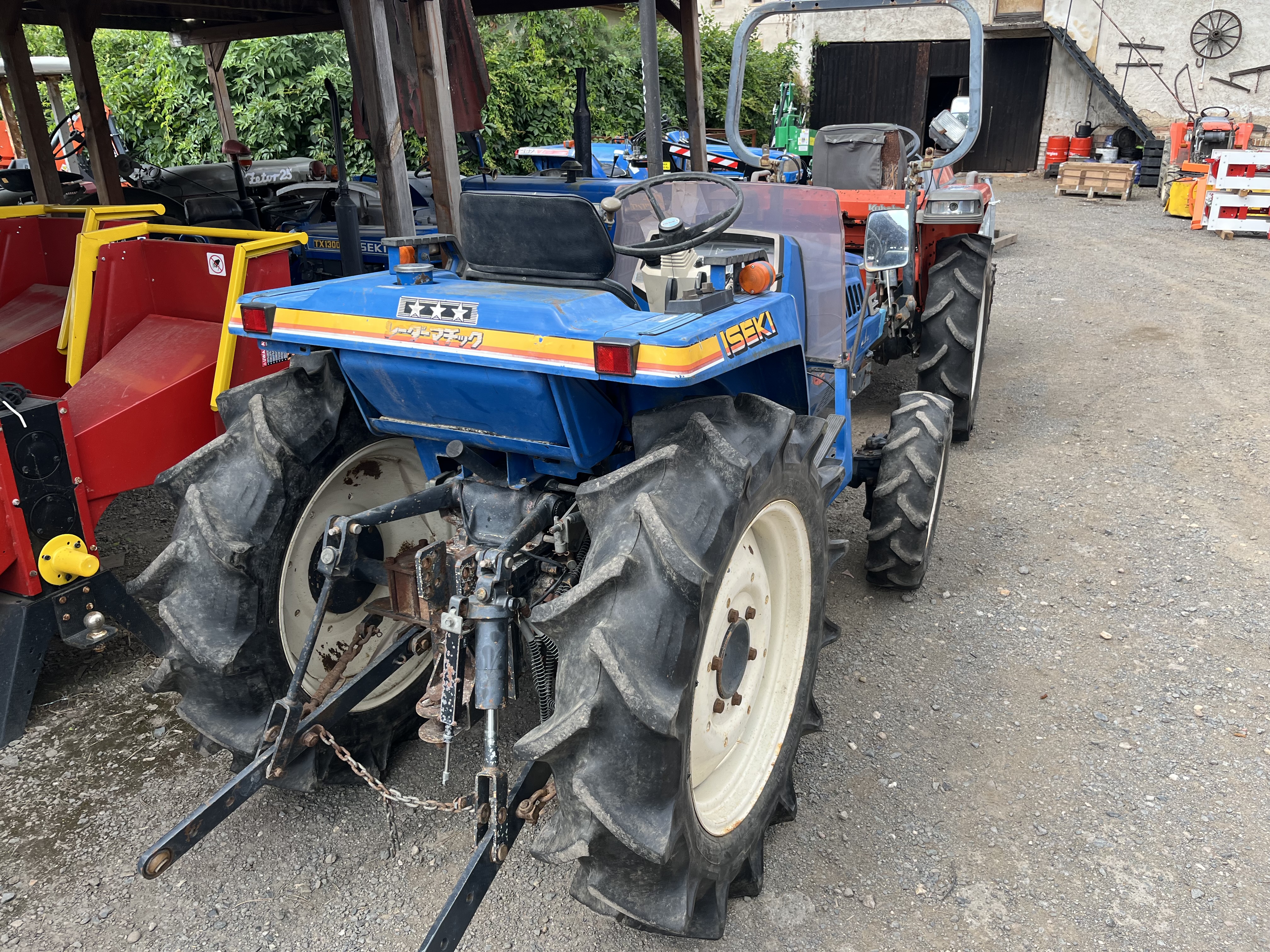 Iseki TU 220 F , 4x4 ( č.k. 00813)