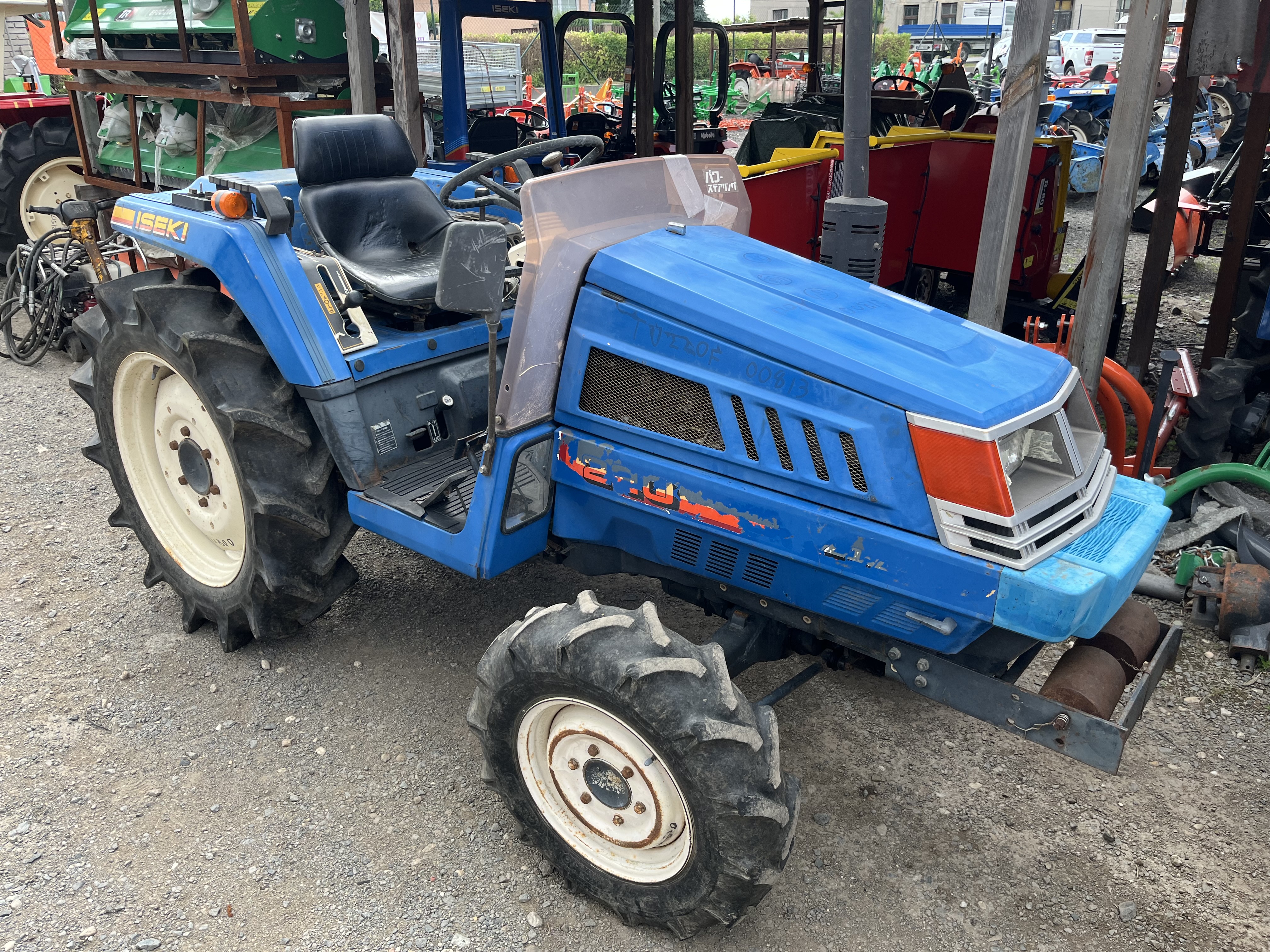 Iseki TU 220 F , 4x4 ( č.k. 00813)