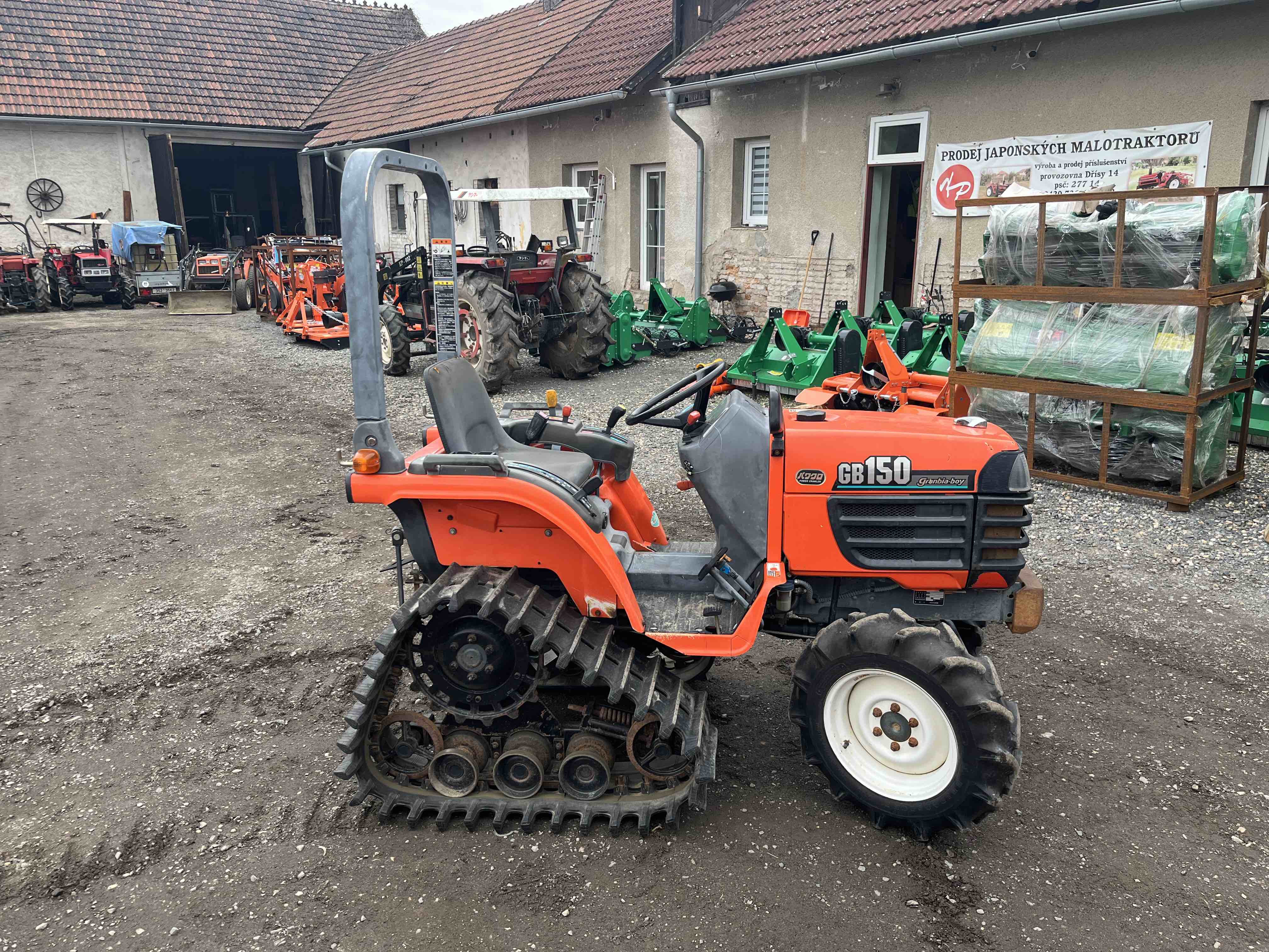 Kubota GB 150 , 4x4 ( č.k. 21024) na zadních pásech 