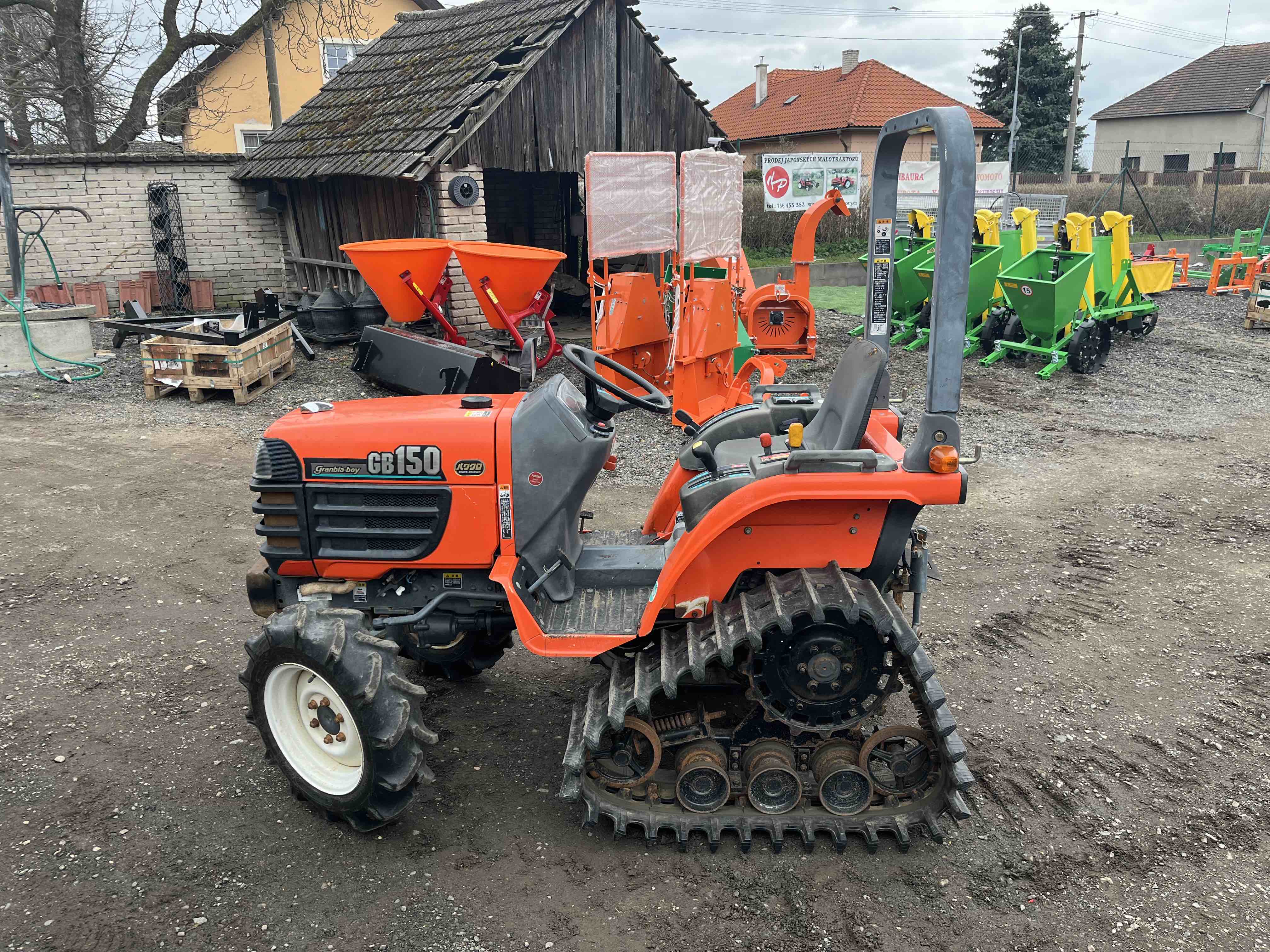 Kubota GB 150 , 4x4 ( č.k. 21024) na zadních pásech 