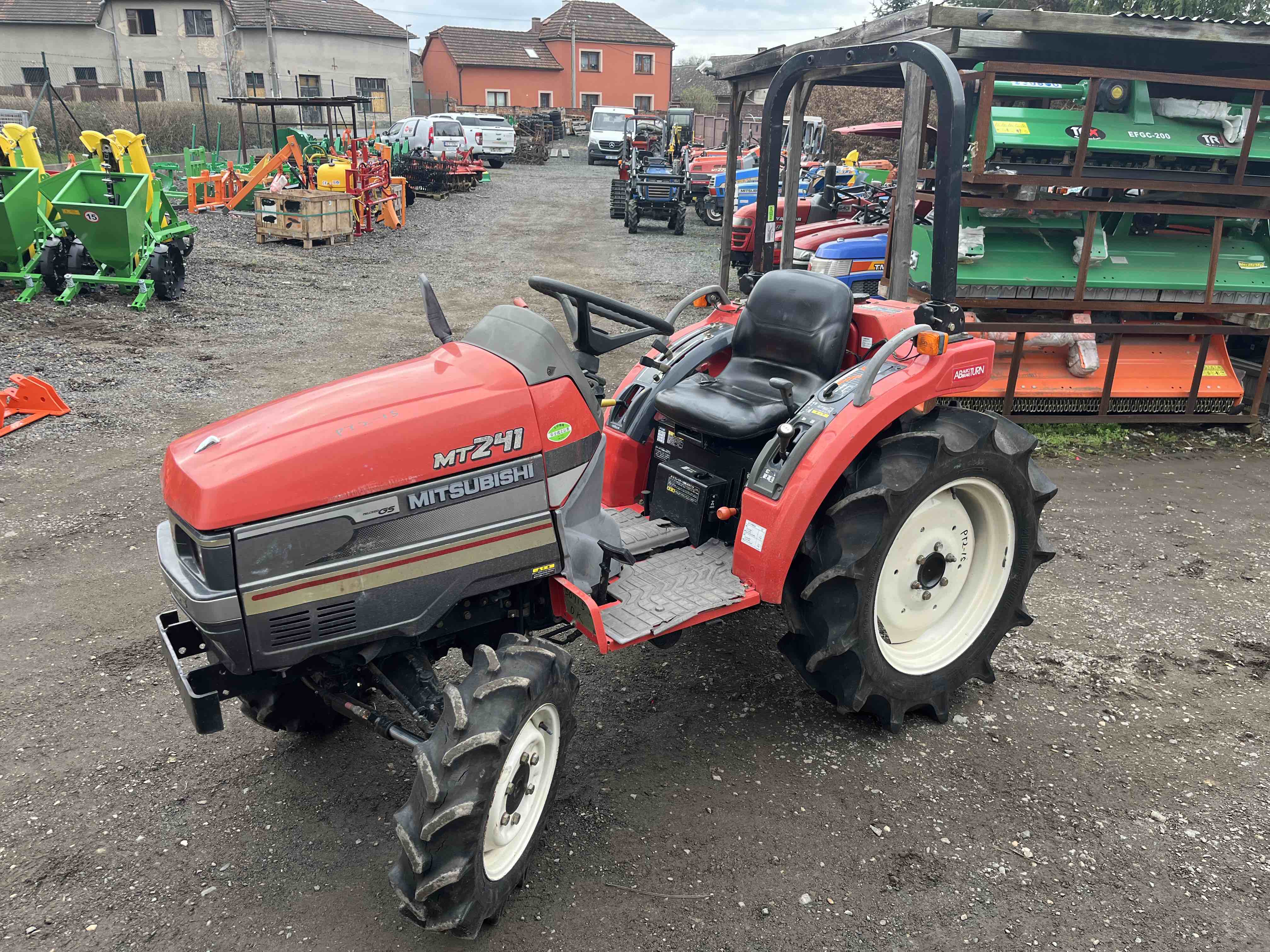 Mitsubishi MT 241 D , 4x4 ( č.k. 50715)