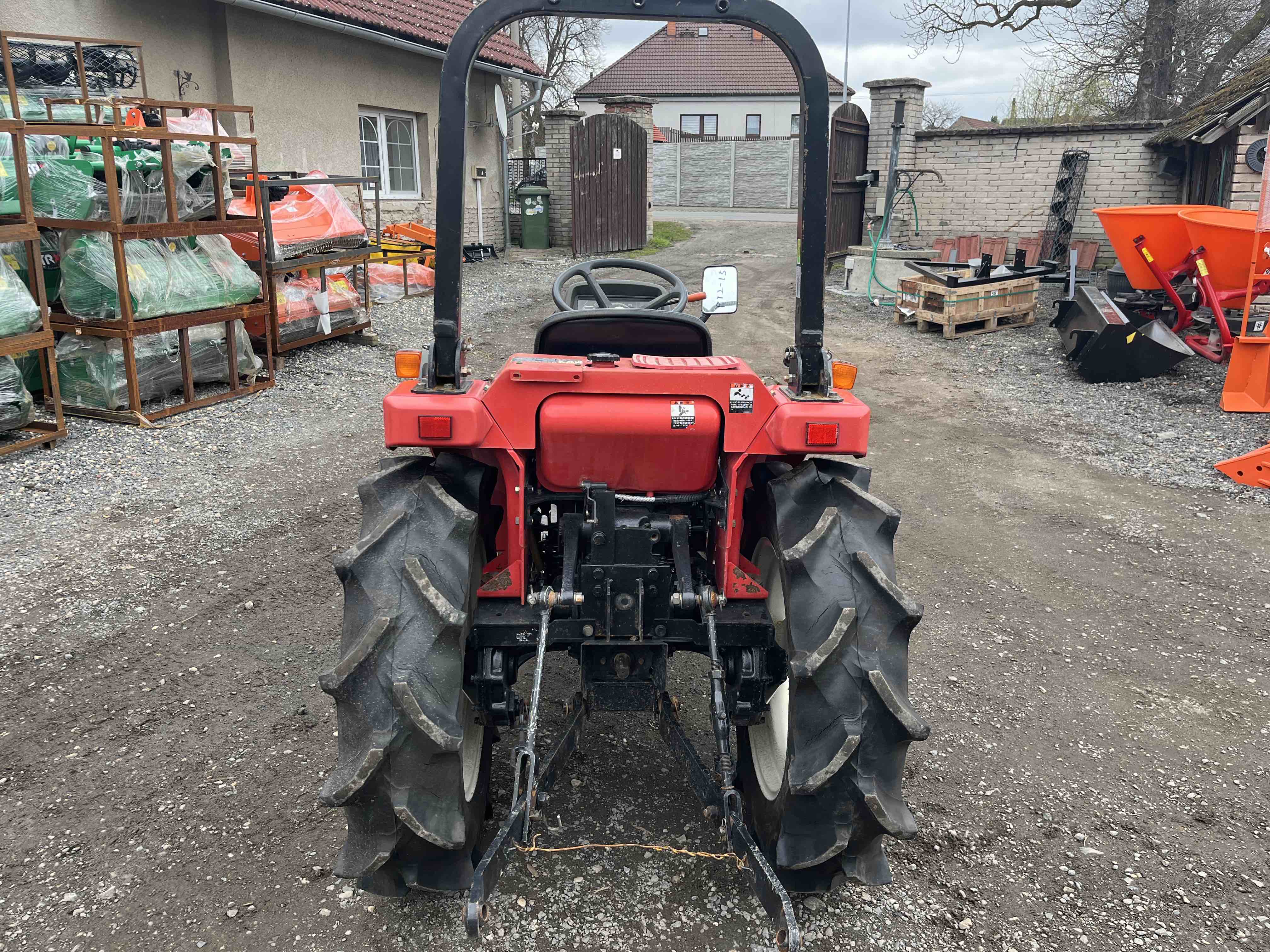 Mitsubishi MT 241 D , 4x4 ( č.k. 50715)