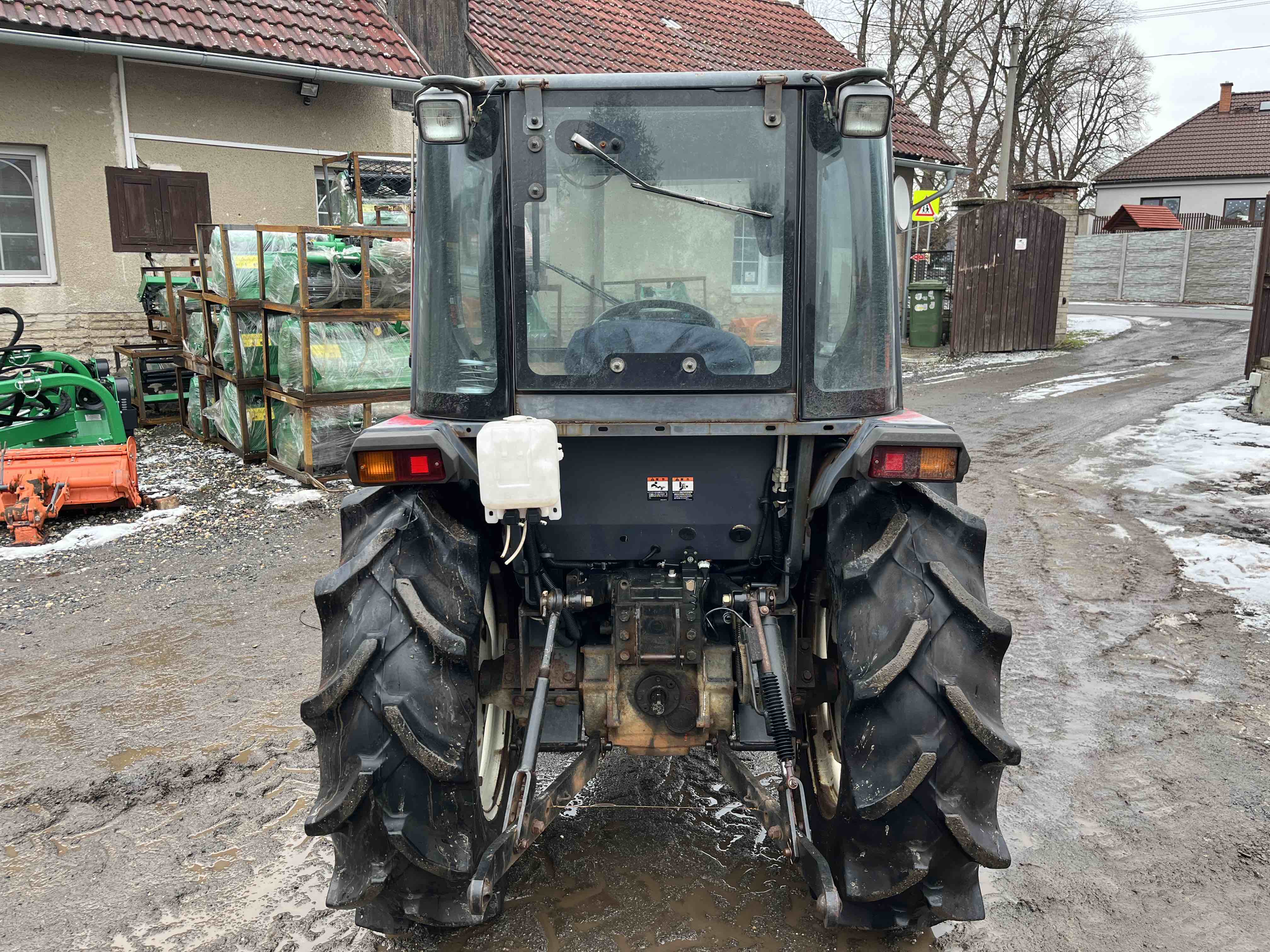 Mitsubishi MT 336 D , 4x4 ( č.k. 95210) s originální plnohodnotnou kabinou + klima 