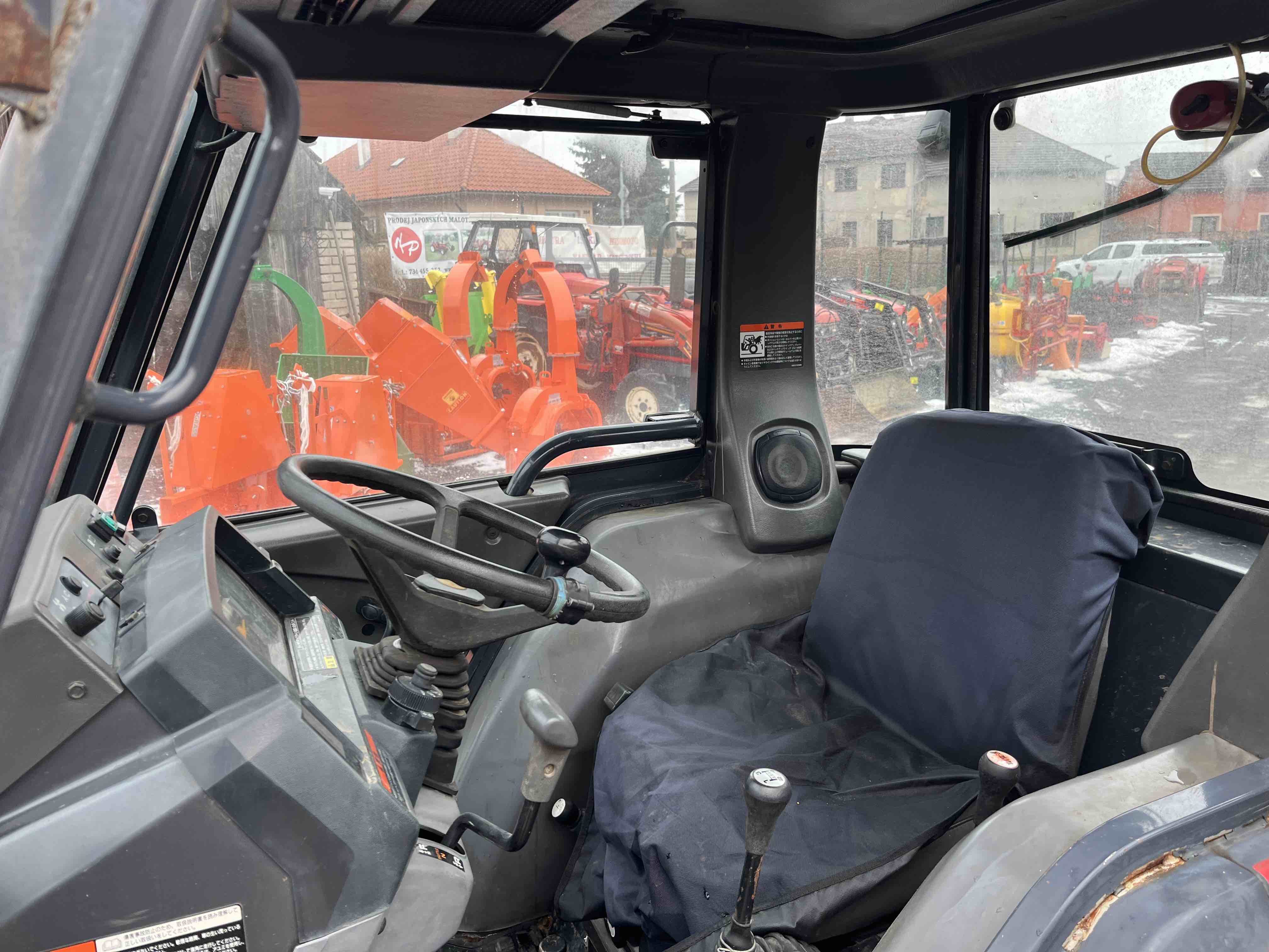 Mitsubishi MT 336 D , 4x4 ( č.k. 95210) s originální plnohodnotnou kabinou + klima 