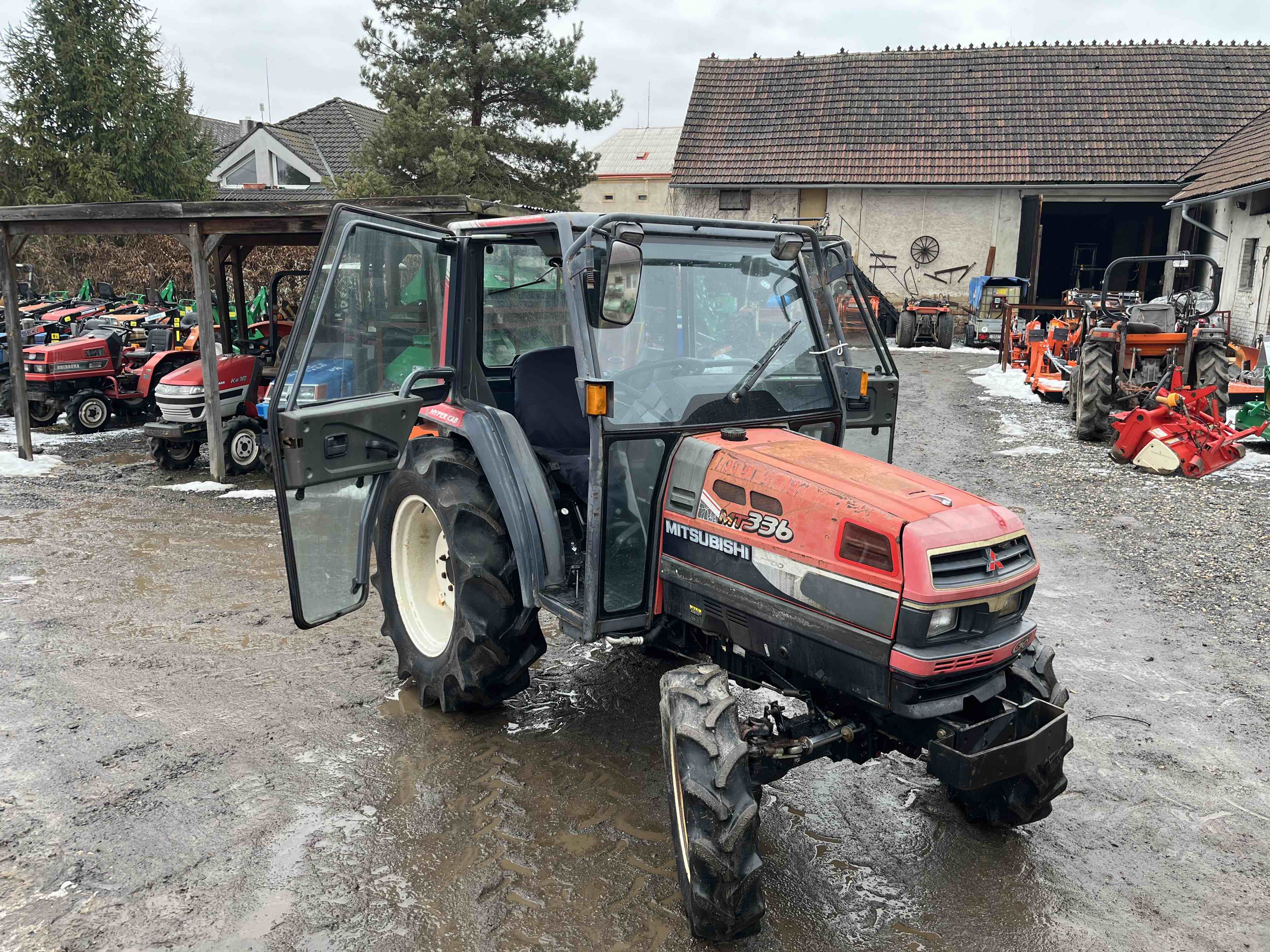 Mitsubishi MT 336 D , 4x4 ( č.k. 95210) s originální plnohodnotnou kabinou + klima 