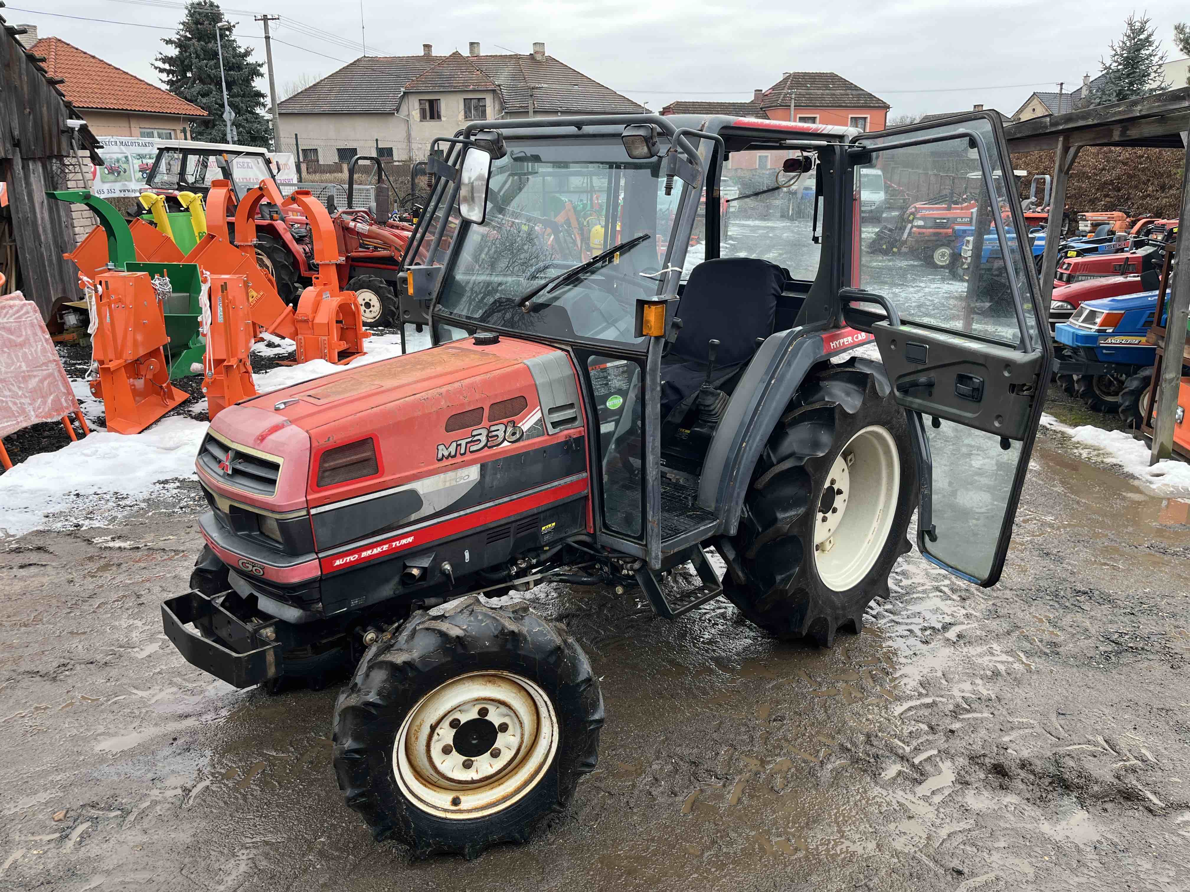 Mitsubishi MT 336 D , 4x4 ( č.k. 95210) s originální plnohodnotnou kabinou + klima 