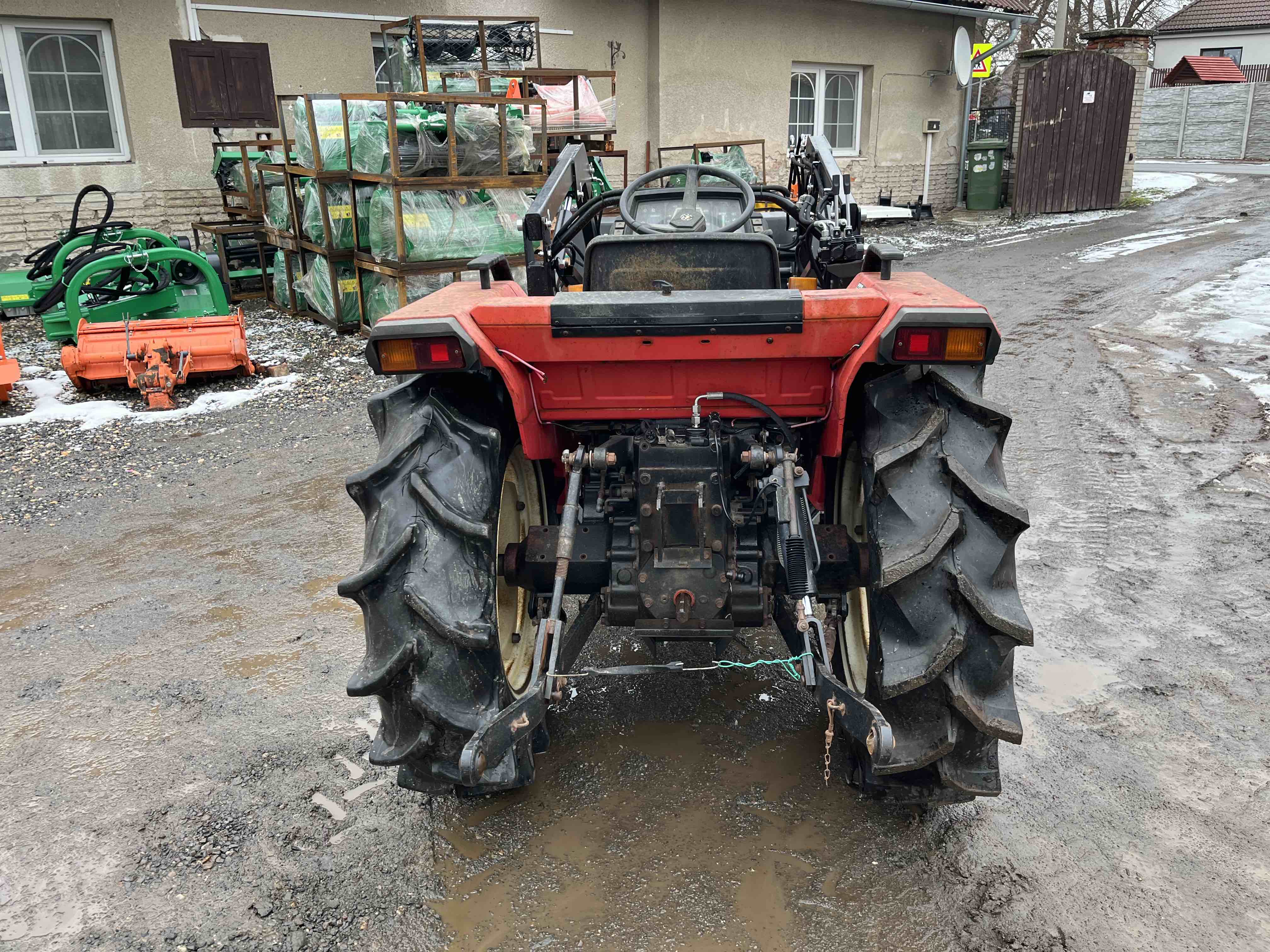 Mitsubsihi MT 24 D , 4x4 č.k. 53935 s novým čelním nakladačem KP-002 