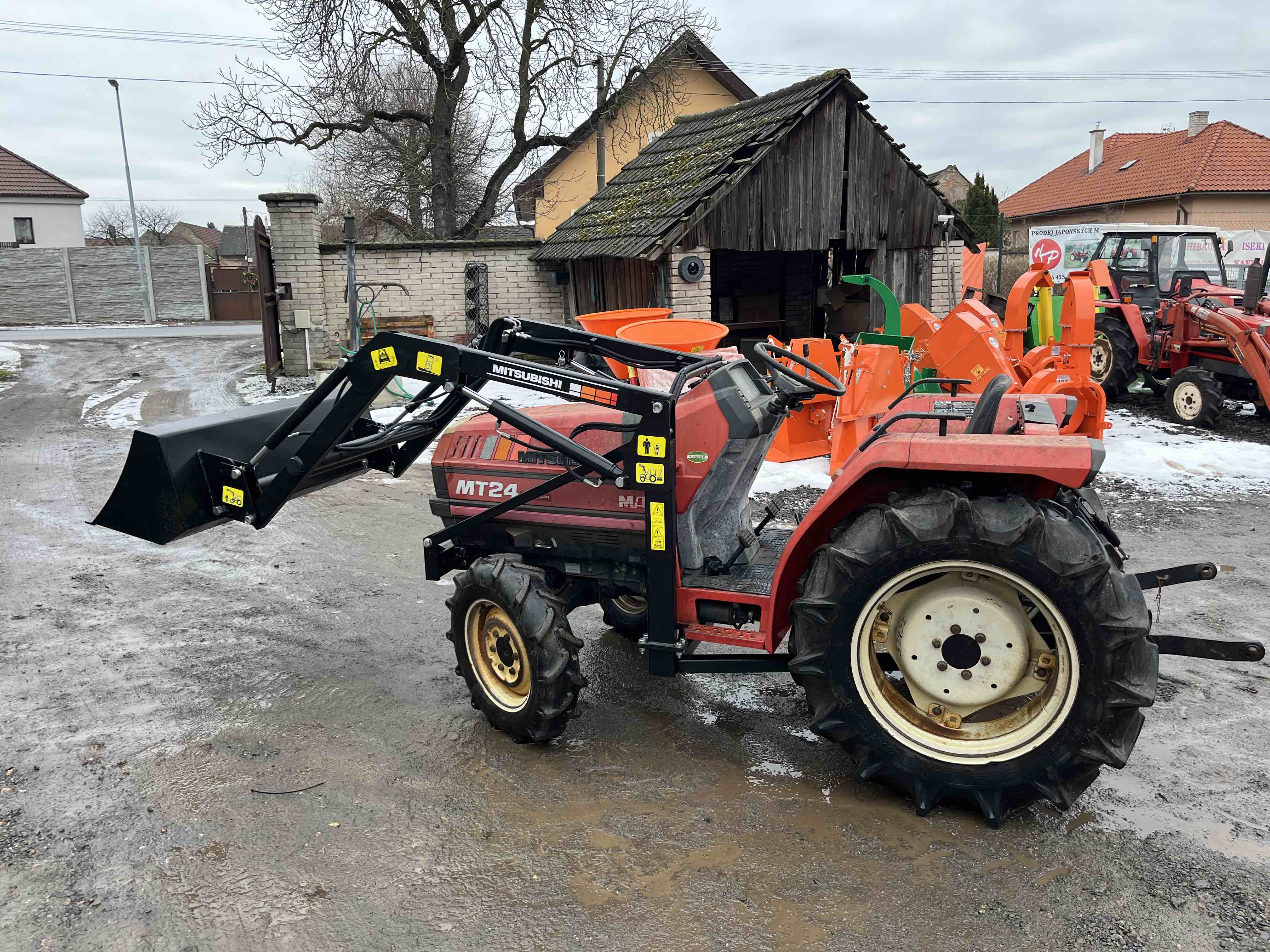 Mitsubsihi MT 24 D , 4x4 č.k. 53935 s novým čelním nakladačem KP-002 
