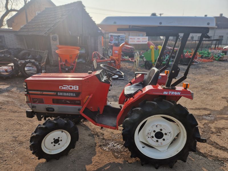 Shibaura D 208 F , 4x4 ( č.k. 26121) - Parádní stav 