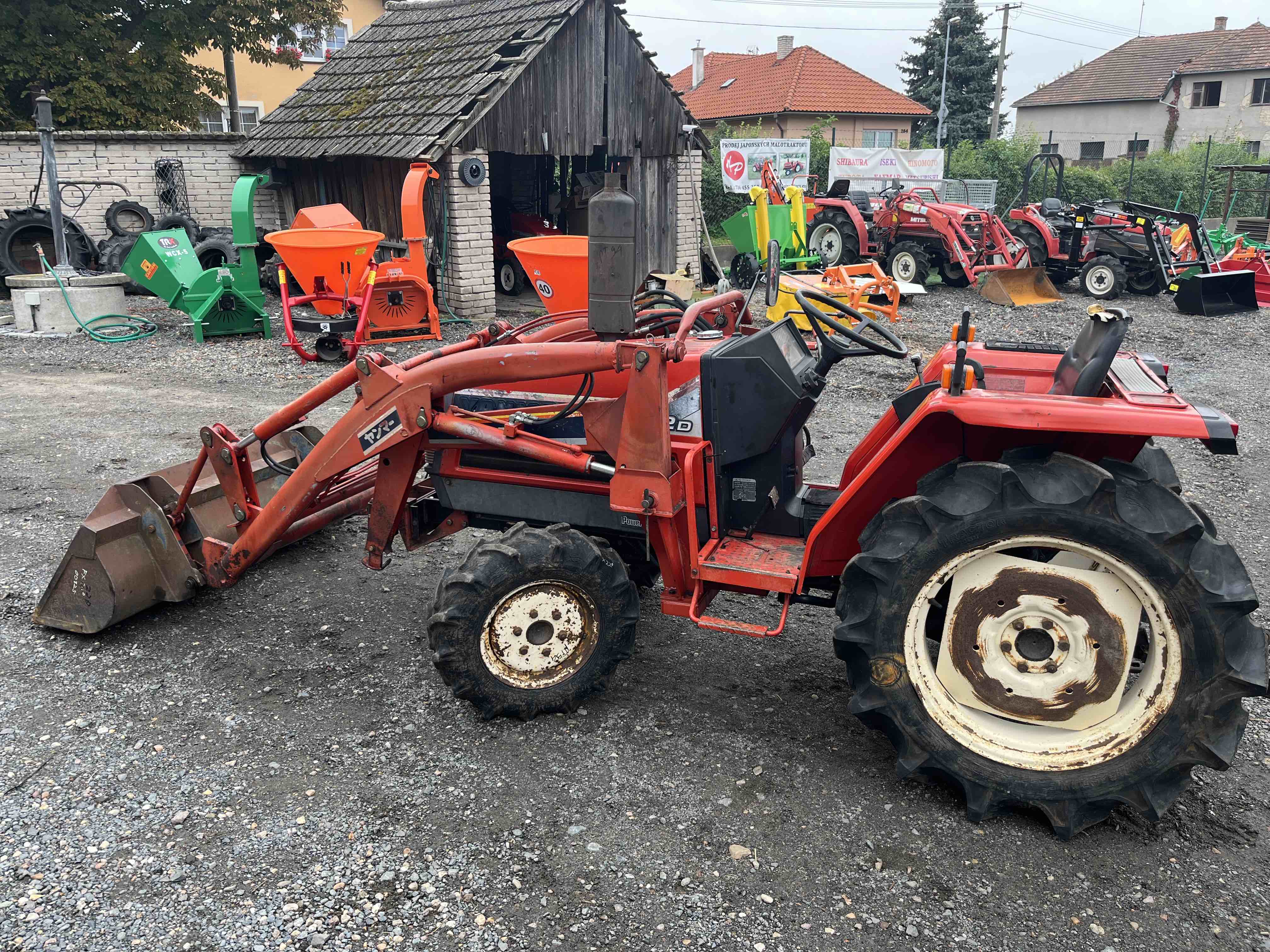 Yanmar FX 22 D , 4x4 (č.k.00825) s originálním čelním nakladačem 