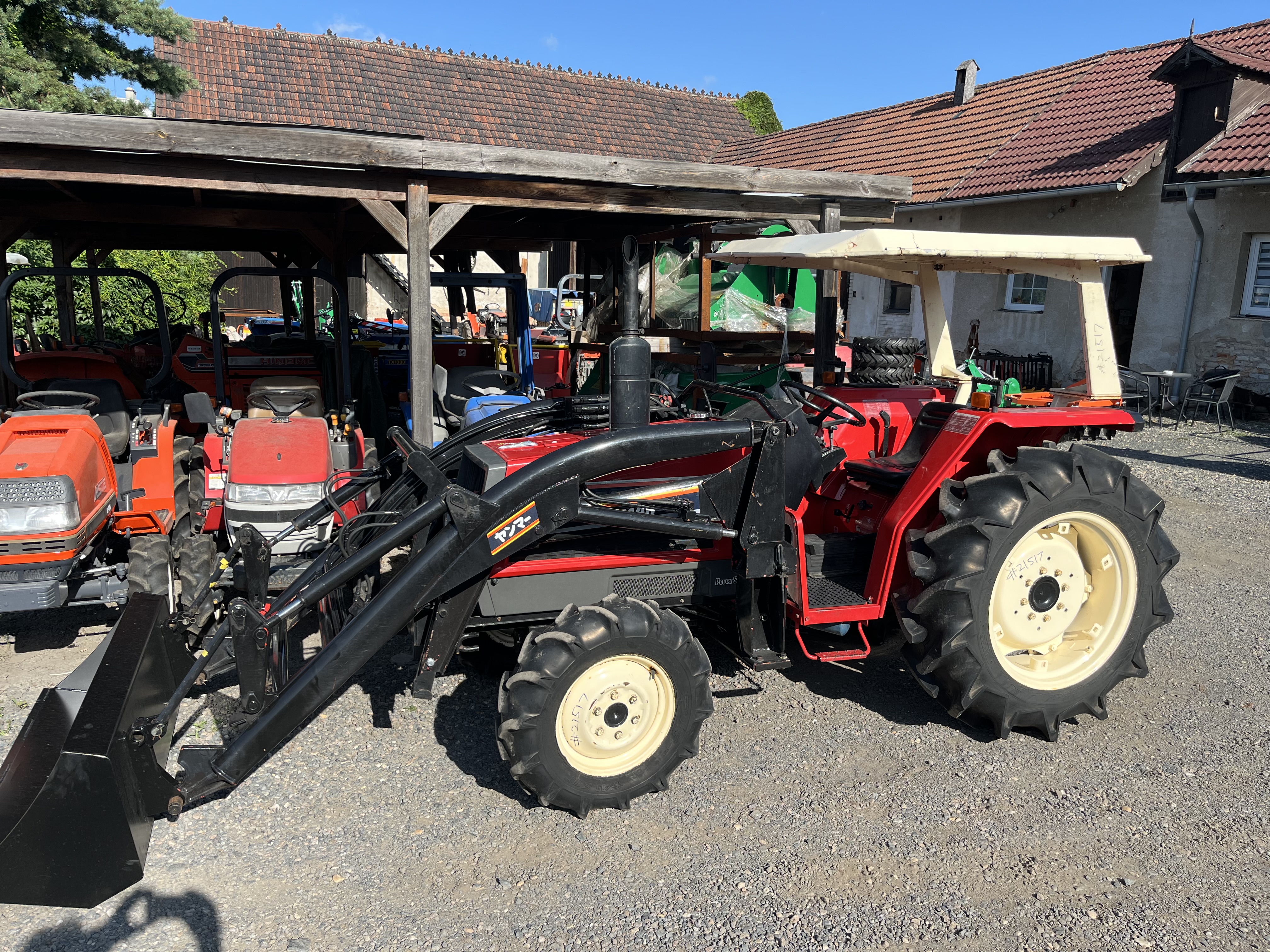 Yanmar FX 28 D , 4x4 s originálním čelním nakladačem ( č.k. 21517)